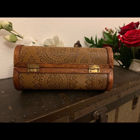 Vintage Moroccan Wooden Purse - Picture 6 of 16